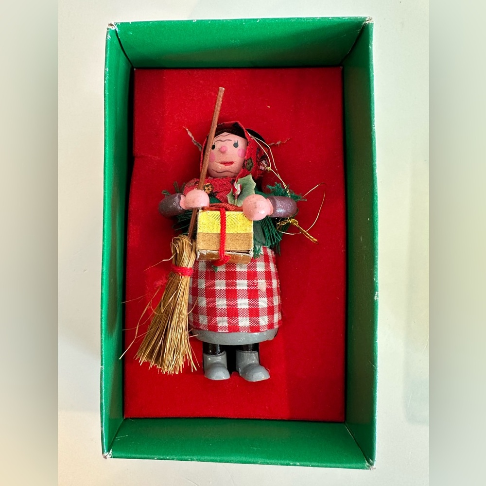 Vintage Sears “Christmas Around the World” Italy Ornament